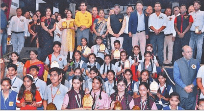 46 स्कूलों के 80 विजेता बच्चे सम्मानित